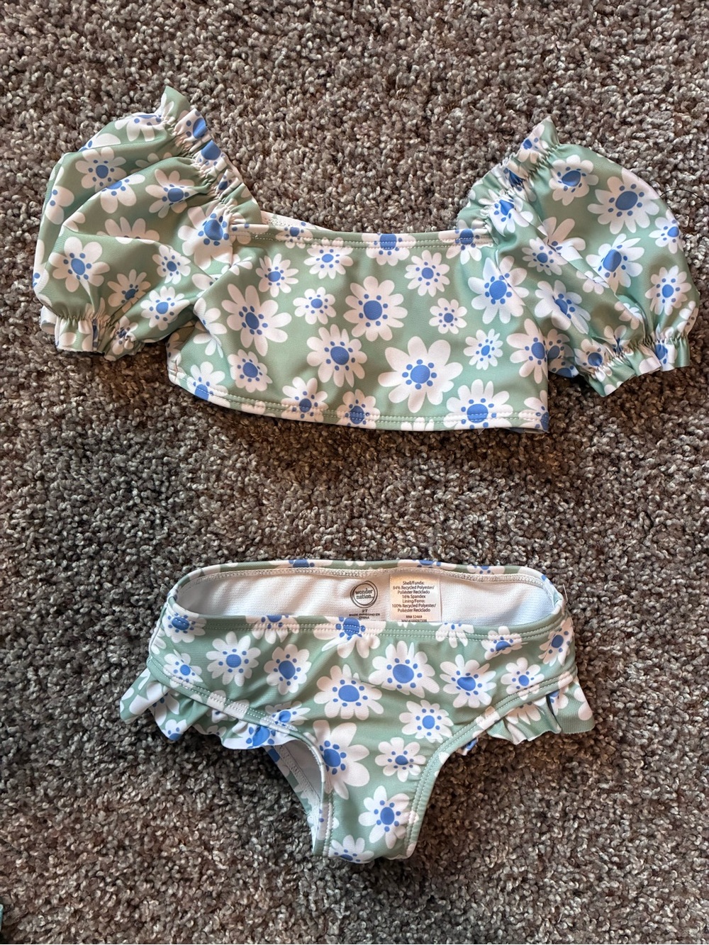 wonder nation Green and White Daisy Swim Set